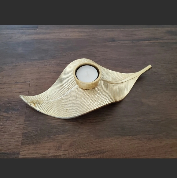 INSPIRE ME HOME DECOR FARAH MERHI GOLD TEA LIGHT LEAF CANDLE HOLDER - Picture 3 of 6